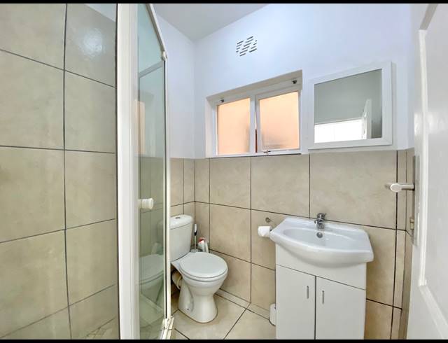 0.5 BEDROOM APARTMENT TO LET IN SEA POINT